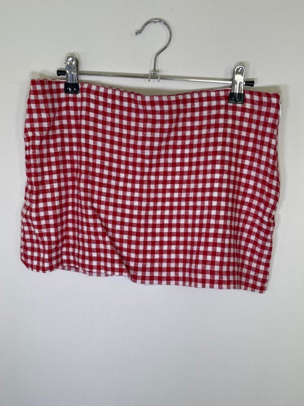Abercrombie & Fitch Red & White Gingham Scarlett Mid Rise Mini Skort
